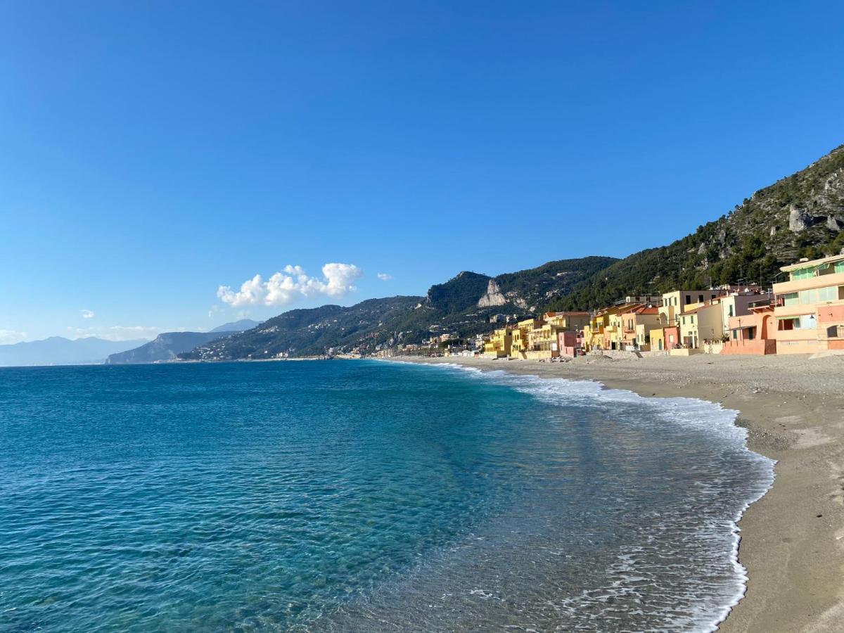Vivi La Mia Liguria - Casa D'Arte E Vacanze - Big Apartment With Free Parking Finale Ligure Exterior photo